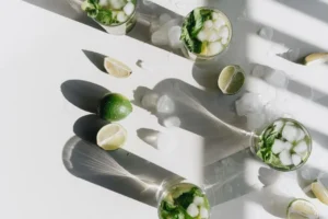 – recette mojito → Découvrez une recette mojito fraîche et facile à préparer pour un cocktail maison réussi : votre FAQ complète