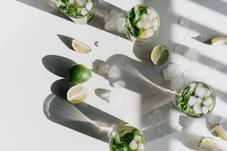 – recette mojito → Découvrez une recette mojito fraîche et facile à préparer pour un cocktail maison réussi : votre FAQ complète